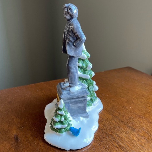 Department 56 “Statue of Mark Twain” Original Snow Village Ceramic Accessory - Picture 3 of 9